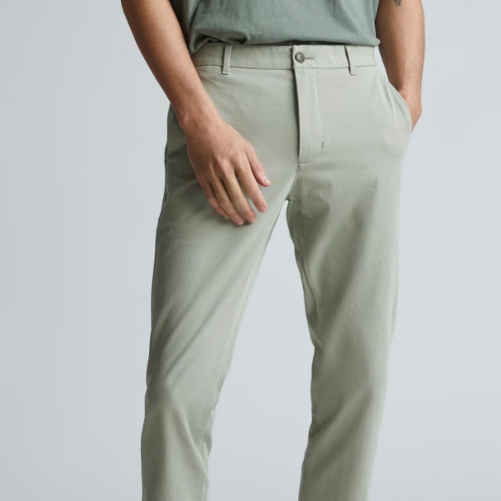 Everlane Performance Chino in Seagrass, Slim Fit
